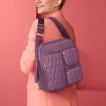 El-morral-para-mujer-es-de-estilo-casual-en-tela-poliester-asas-regulables-y-gran-capacidad.