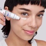 Set-Full-Hidratacion-24H--mirada-y-rostr-luminoso-con-el-eye-detox-y-crema-hidratante-skin-first